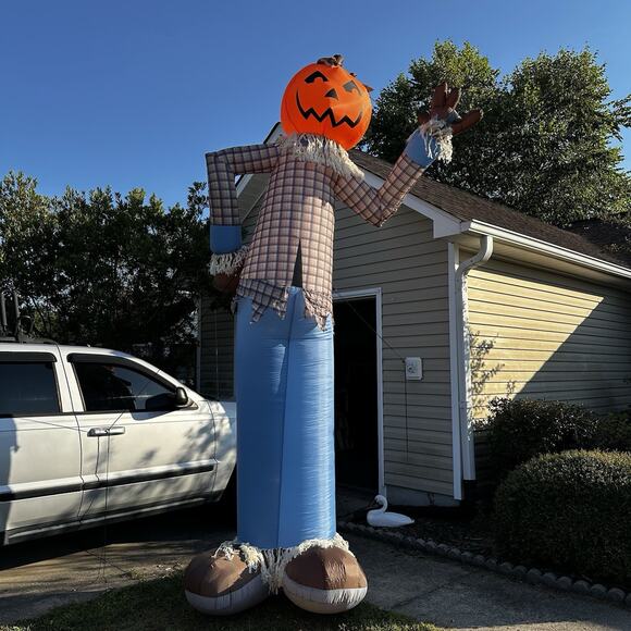 Haunted Living Halloween 12 ft Airblown Inflatable scare crow pumpkin Read - Picture 1 of 11